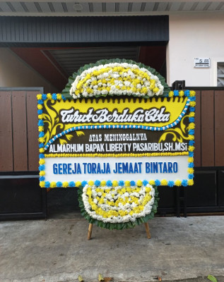 Papan Bunga Duka di Tambangan Hulu